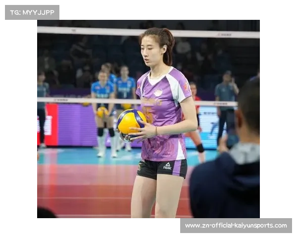 王媛媛带伤坚持指导年轻副攻彰显中国女排新老传承精神与团队凝聚力 王媛媛带伤坚持指导年轻副攻彰显中国女排新老传承精神与团队凝聚力