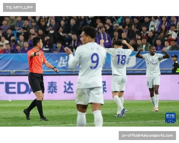 上海申花客场3-2逆转天津津门虎，斯卢茨基换人调整显奇效